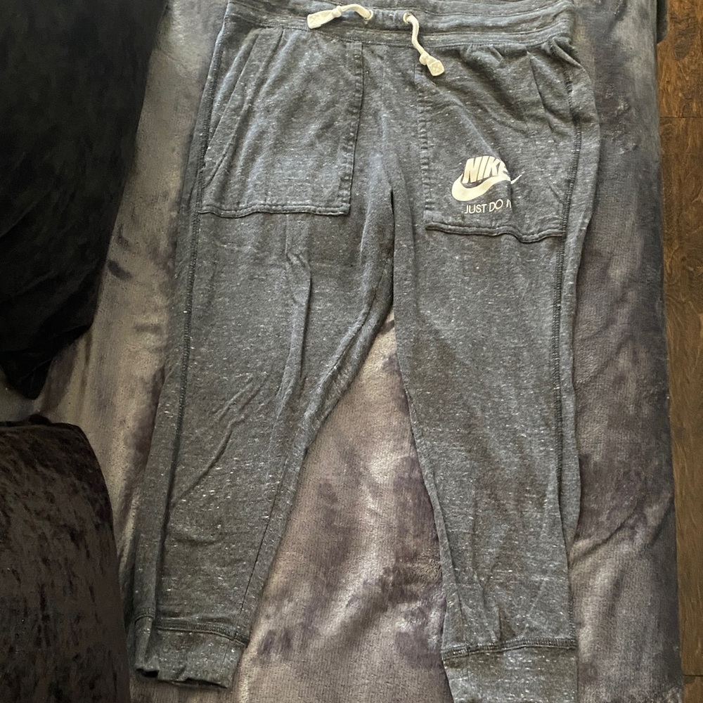 Nike Kids Dark Gray Heather Jogger Sweatpants with Logo
